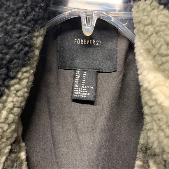 F21 Camouflage army green black shearling vest M - Picture 8 of 9